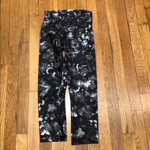 Lululemon cropped leggings